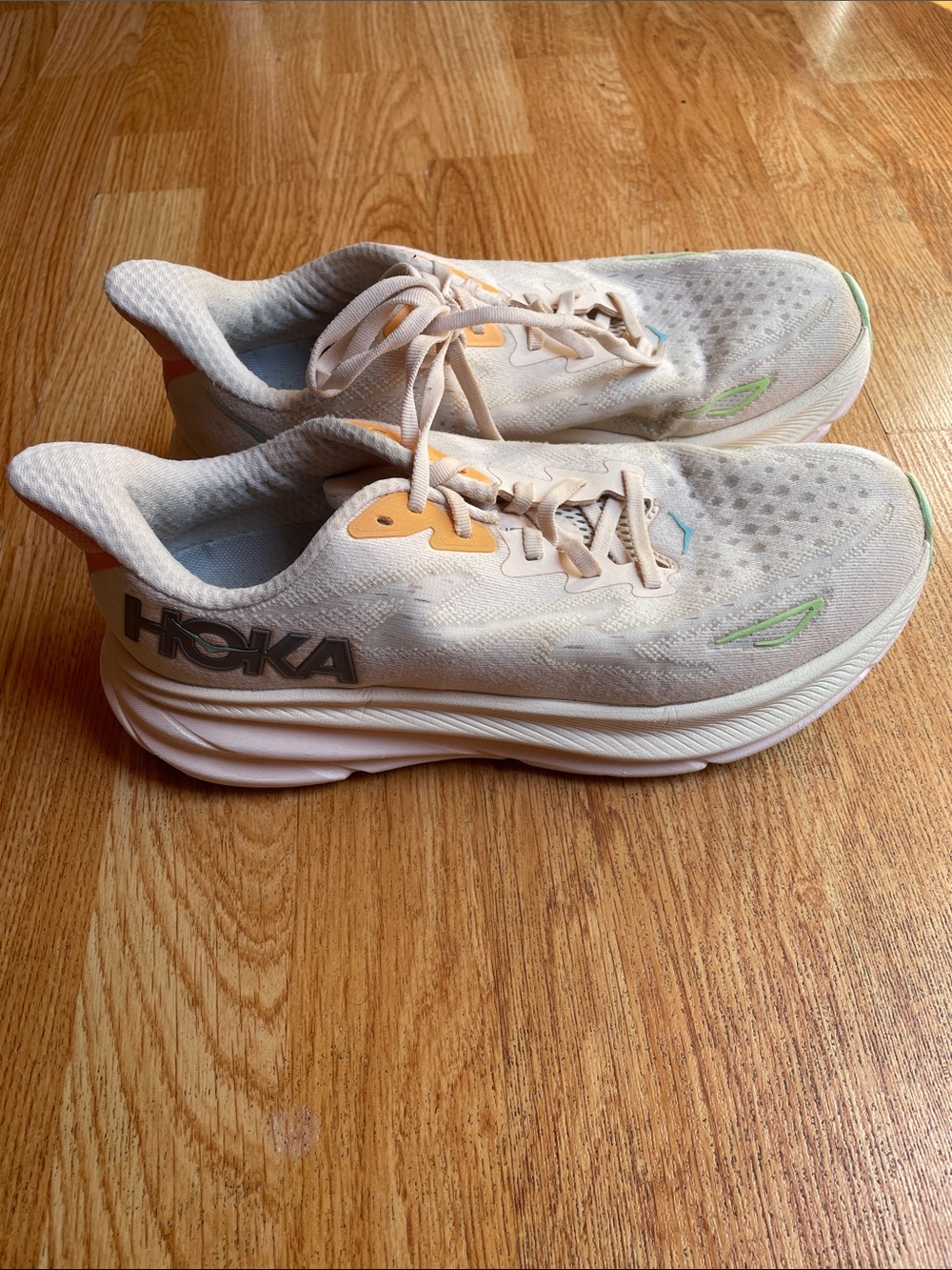 Hoka One One Clifton 9